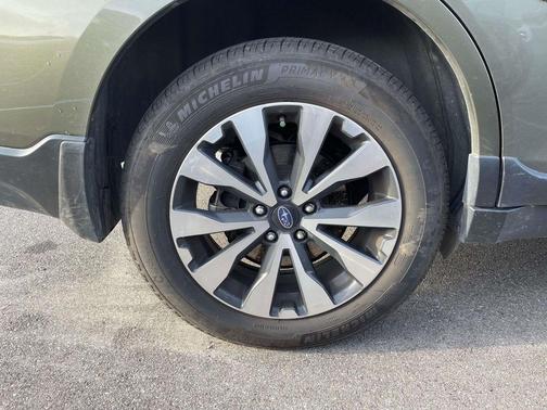 Wilderness Green Metallic 2015 Subaru Outback 2.5i Limited