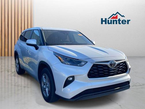 Wind Chill Pearl 2023 Toyota Highlander LE