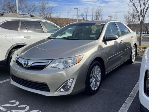 2014 Toyota Camry Hybrid XLE