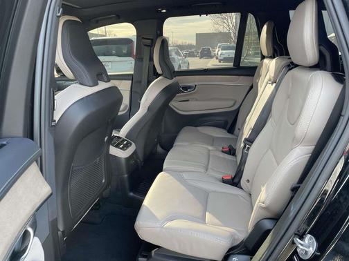 2025 Volvo XC90 Plug-In Hybrid T8 Ultra 7-Seater