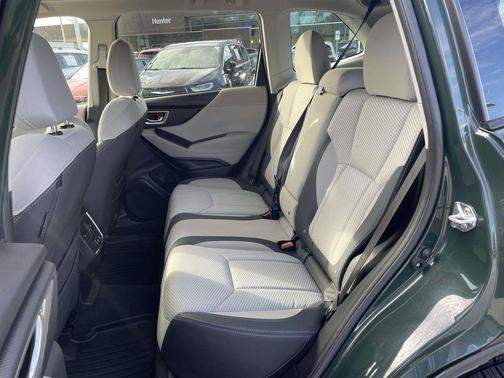Cascade Green Silica 2024 Subaru Forester Premium