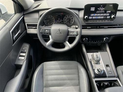 2022 Mitsubishi Outlander Black Edition