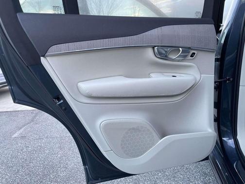 2024 Volvo XC90 Recharge Plug-In Hybrid T8 Plus 6-Seater