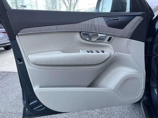 2024 Volvo XC90 Recharge Plug-In Hybrid T8 Plus 6-Seater