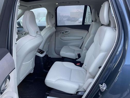 2024 Volvo XC90 Recharge Plug-In Hybrid T8 Plus 6-Seater