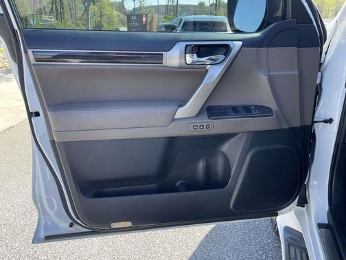 Starfire Pearl 2021 Lexus GX 460 Base