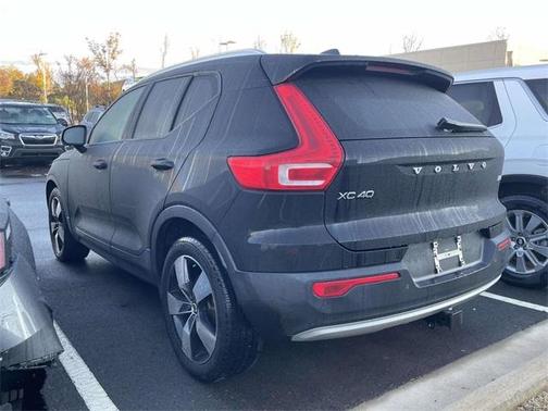 2021 Volvo XC40 T5 Momentum