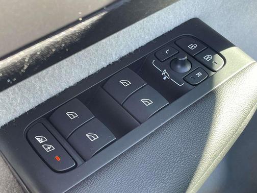 2021 Volvo XC40 T5 Momentum