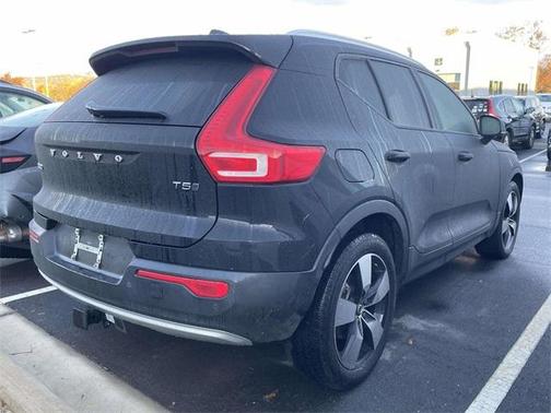 2021 Volvo XC40 T5 Momentum