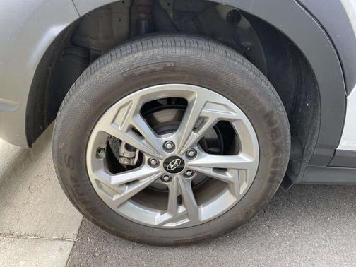 Lunar White 2022 Hyundai KONA SEL