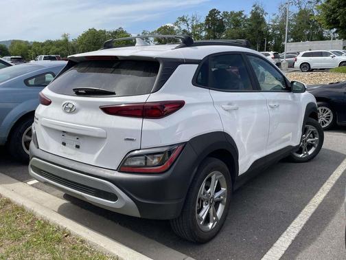 Lunar White 2022 Hyundai KONA SEL