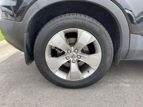 Onyx Black Metallic 2021 Volvo XC40 T5 Momentum