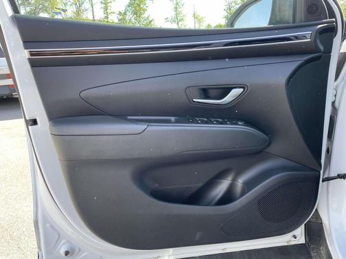 Ice White 2022 Hyundai SANTA CRUZ 2.5L SEL