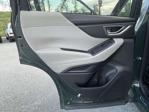 Cascade Green Silica 2024 Subaru Forester Premium