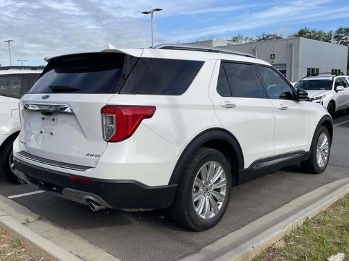 Star White 2023 Ford Explorer Limited