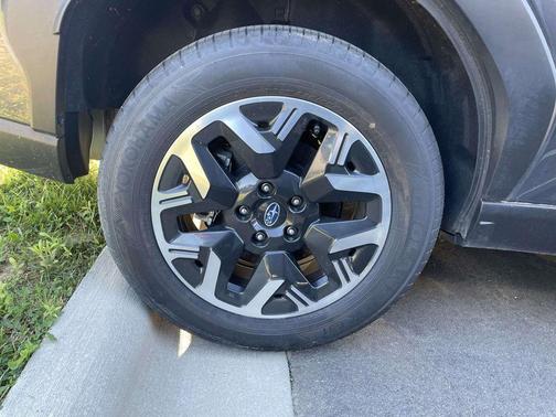 Magnetite Gray Metallic 2025 Subaru Forester