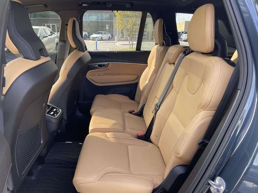 2025 Volvo XC90 B6 Ultra