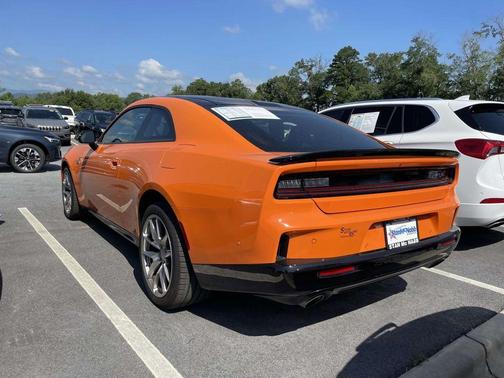 PEEL OUT 2026 Dodge Charger Scat Pack