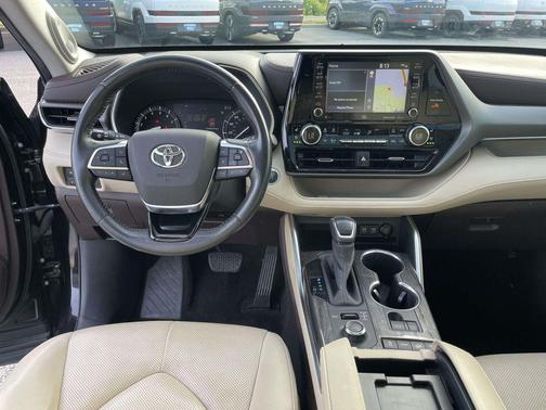 Opulent Amber 2020 Toyota Highlander Limited
