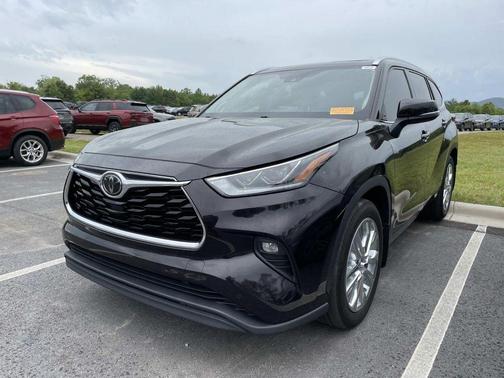 Opulent Amber 2020 Toyota Highlander Limited