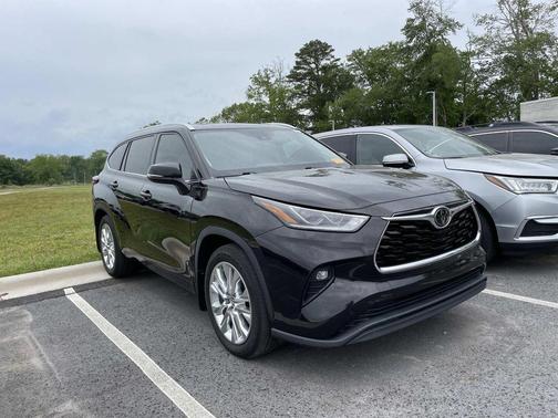 Opulent Amber 2020 Toyota Highlander Limited
