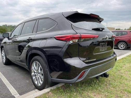 Opulent Amber 2020 Toyota Highlander Limited