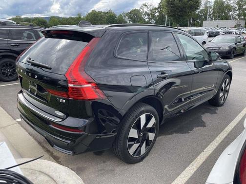 Onyx Black Metallic 2025 Volvo XC60 Plug-In Hybrid T8 Plus
