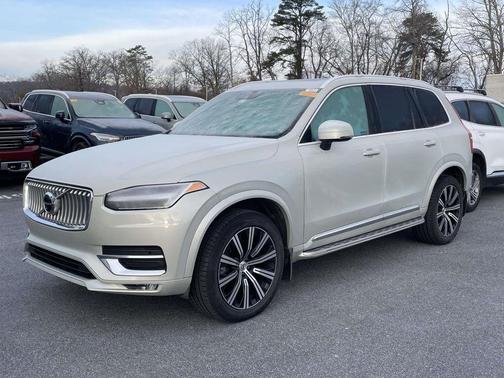 2022 Volvo XC90 T6 Inscription 7 Passenger