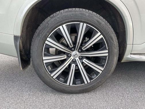 2022 Volvo XC90 T6 Inscription 7 Passenger