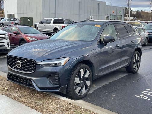 2024 Volvo XC60 Recharge Plug-In Hybrid T8 Ultimate Dark Theme