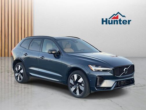 2024 Volvo XC60 Recharge Plug-In Hybrid T8 Ultimate Dark Theme