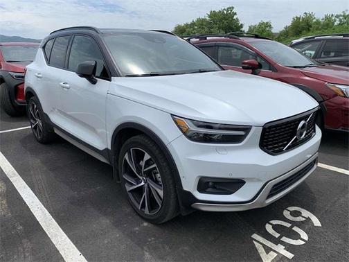 2019 Volvo XC40 T5 R-Design