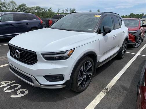 2019 Volvo XC40 T5 R-Design