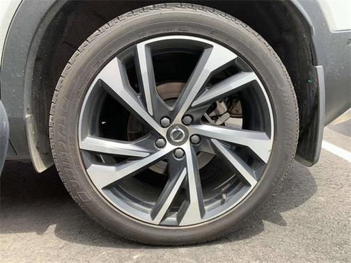 2019 Volvo XC40 T5 R-Design