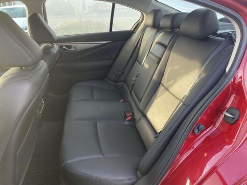 2015 INFINITI Q50 Premium