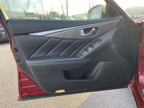 2015 INFINITI Q50 Premium