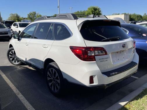 White 2017 Subaru Outback 3.6R Limited