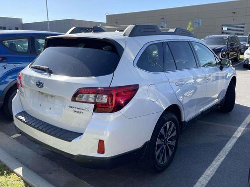 White 2017 Subaru Outback 3.6R Limited