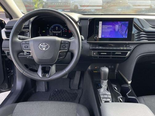 UNDERGROUND 2025 Toyota Camry LE