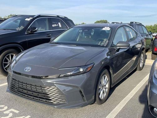 UNDERGROUND 2025 Toyota Camry LE