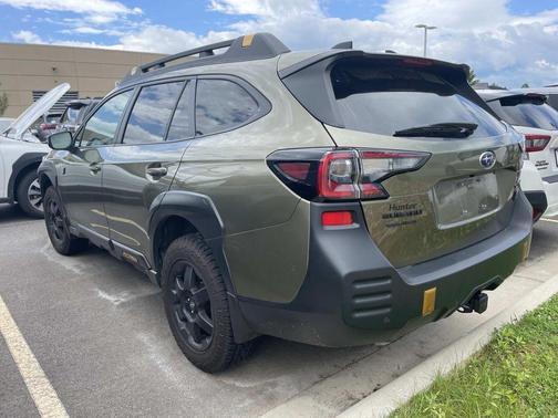 Autumn Green Metallic 2025 Subaru Outback Wilderness