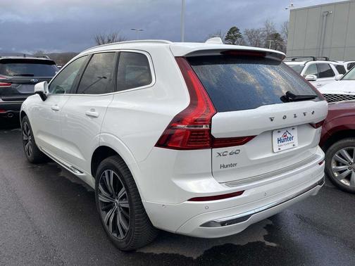 2023 Volvo XC60 B5 Plus Bright Theme