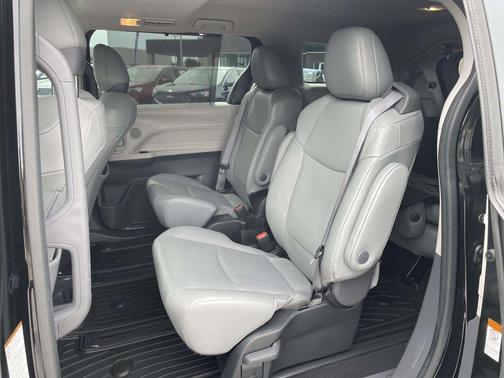 Midnight Black Metallic 2024 Toyota Sienna XLE