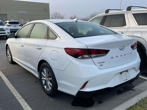 2018 Hyundai SONATA SE