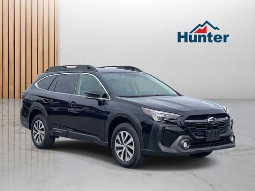 Crystal Black Silica 2024 Subaru Outback Premium