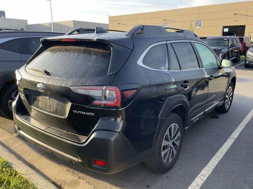 Crystal Black Silica 2024 Subaru Outback Premium