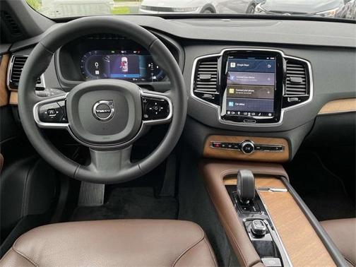 2024 Volvo XC90 B6 Plus Bright Theme 7-Seater