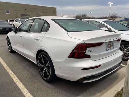2025 Volvo S60 B5 Plus