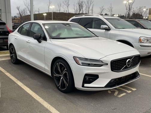 2025 Volvo S60 B5 Plus
