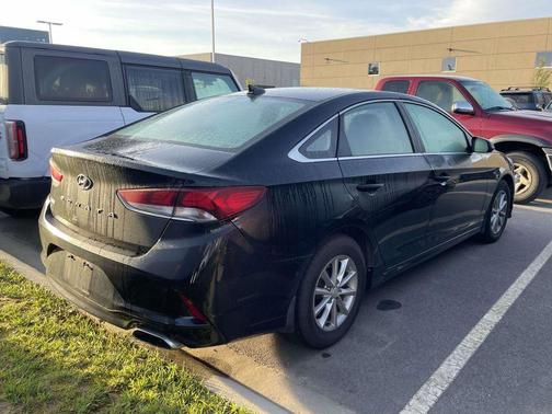Phantom Black 2019 Hyundai SONATA SE